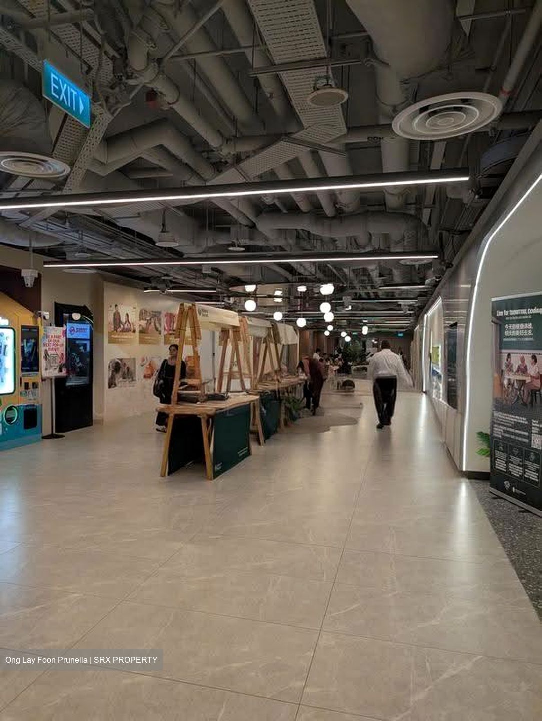 Orchard Road (D9), Retail #635002081